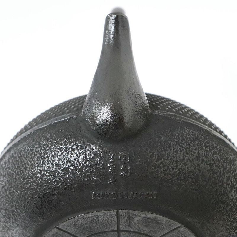 南部鐵器茶壺 - 1.2升卯部刺紋