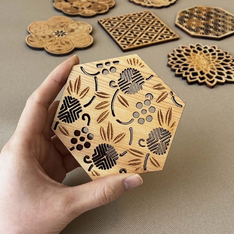 كوستر - الصنوبر والخيزران والبرقوق