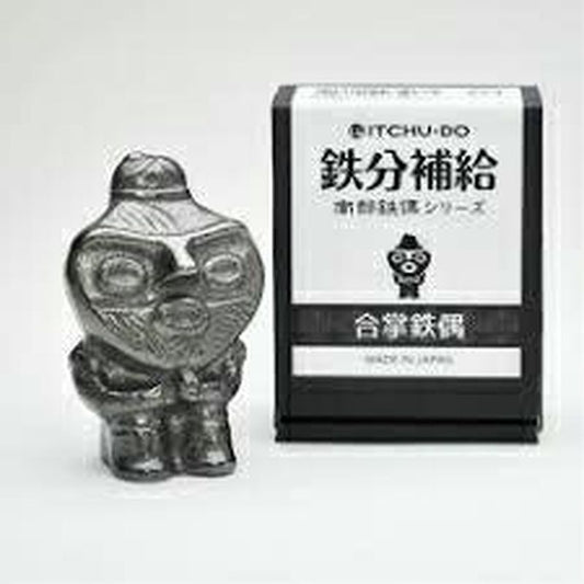 Nanbu Tekki Figurine - Gassho