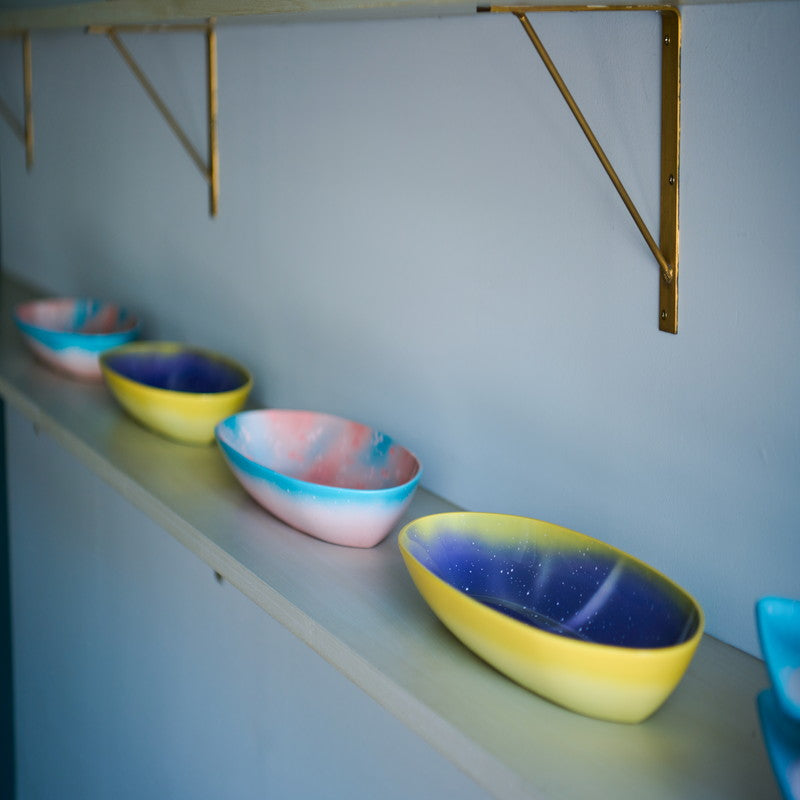 طبق تقديم - على شكل قارب