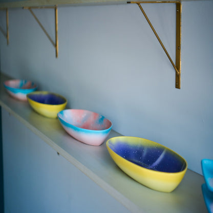 طبق تقديم - على شكل قارب