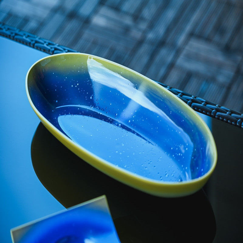 طبق تقديم - على شكل قارب