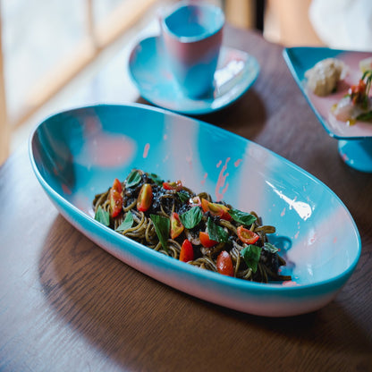 طبق تقديم - على شكل قارب