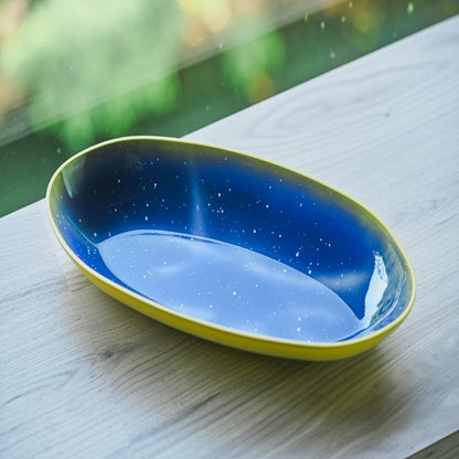 طبق تقديم - على شكل قارب