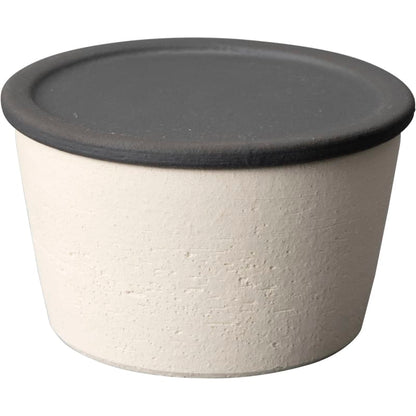 Salt pot
