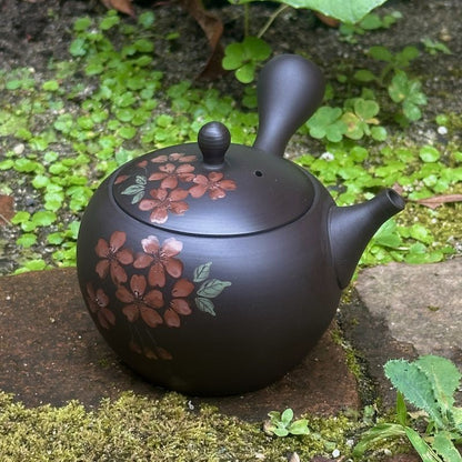 إبريق شاي - جيوكو، طين بني، شكل دائري صغير، زهرة حمراء