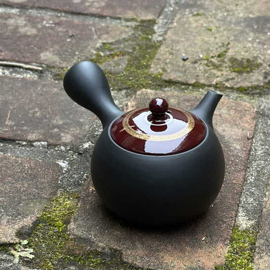 Teapot - Black Small Round Red Gold Line