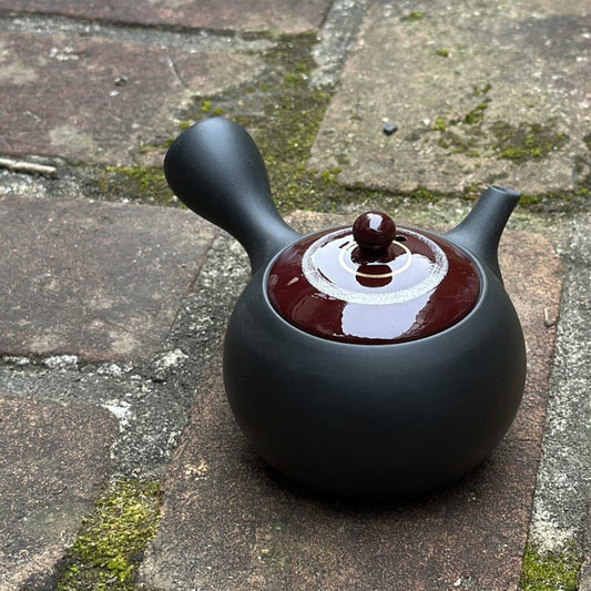 Teapot - Black Small Round Red Silver Line