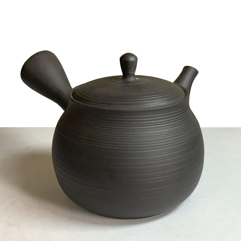 Teapot - GYOKKO Black Kiln-Change Fukuro Shape Engraved Lines