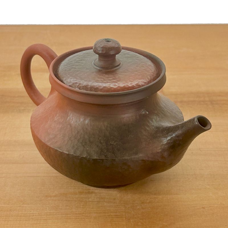 Teapot - YOSHIKI Red Clay Inro Lid Pearl Shaped Tataki Texture Rear Handle