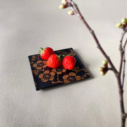 Small Square Plate - UME NI SUZUME Plum & Sparrow