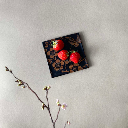 Small Square Plate - UME NI SUZUME Plum & Sparrow