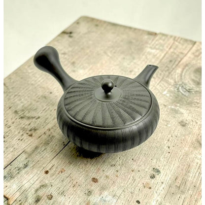  Teapot - Sekiryu Black Kiln-Fired Comb Pattern Ceramesh
