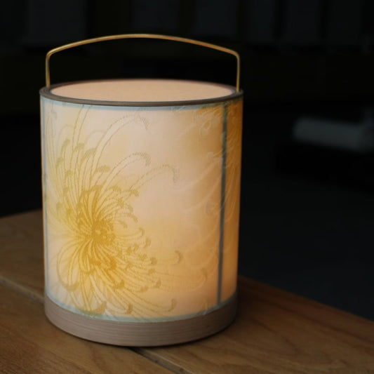 Kyosashimono Lantern - Gekka Maigiku Tango Chirimen