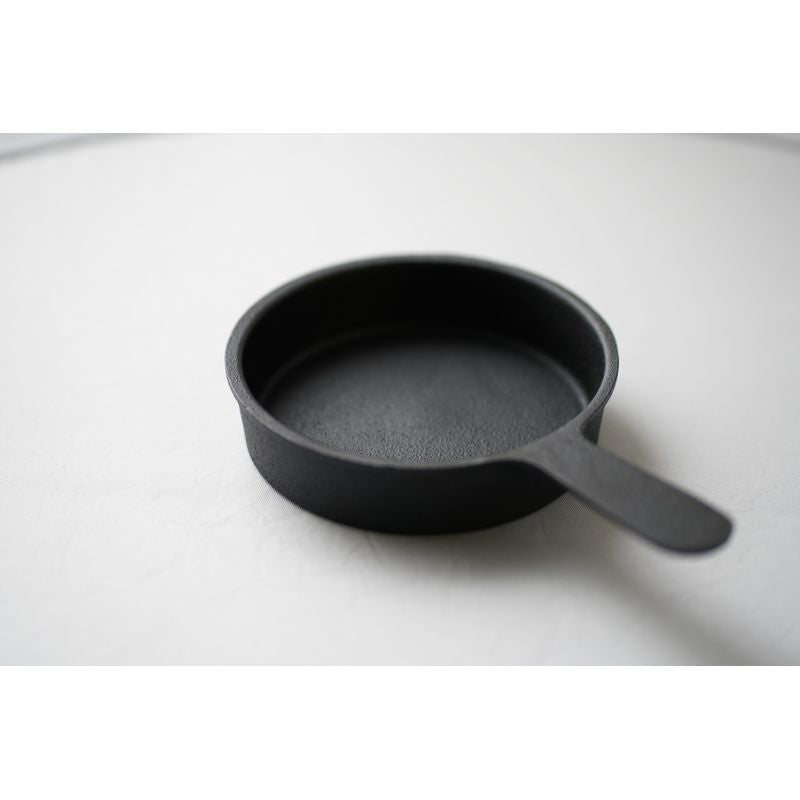 Pan - Cast Iron One Handle