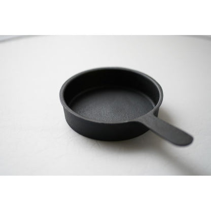 Pan - Cast Iron One Handle