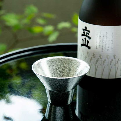 Sake Gefäß Set - Katakuchi (Sake Krug) Größe Klein und Zinn Sake Becher Typ I