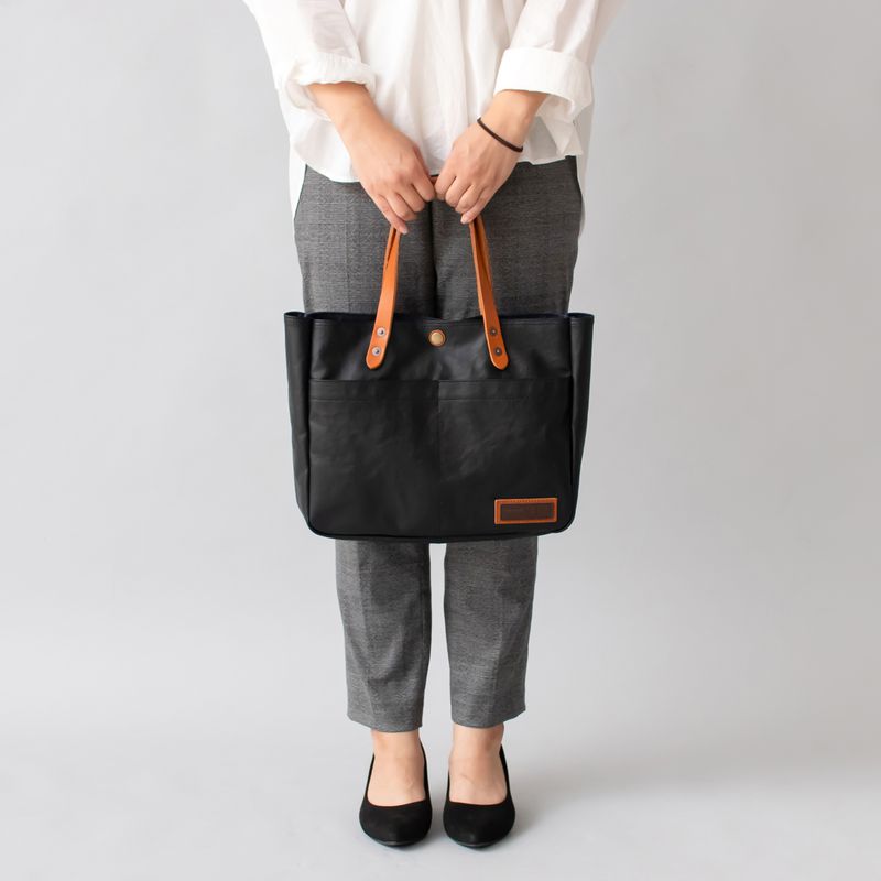 กระเป๋า TOYOOKA KABAN - ถุงสะพายสำหรับการเดินทางขนาดเล็ก