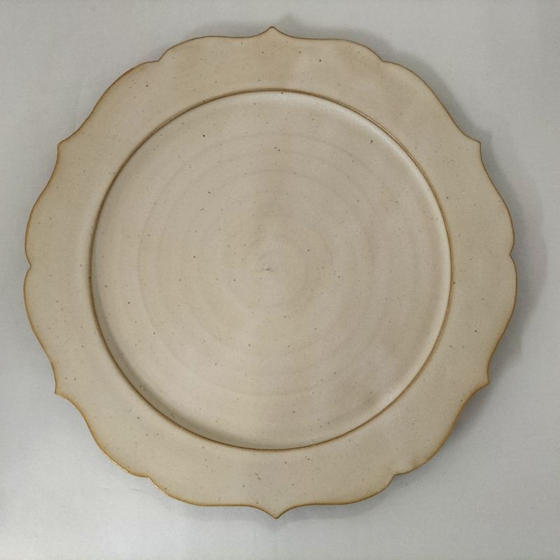 Série de vaisselle Kiyomizu "Mat" Assiette Plate à Bord Ondulé Rinka - Taille Grande