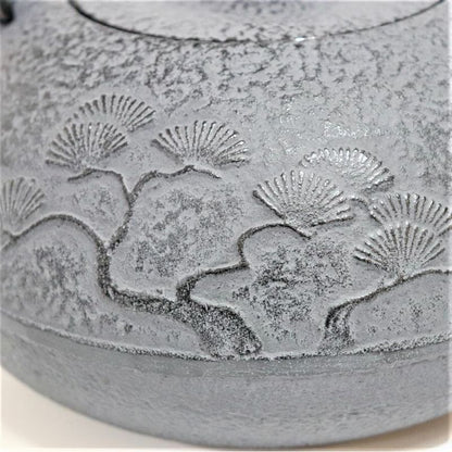 南部鐵器壺 - 1.2L 卯口松紋設計