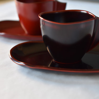 Ensemble de tasses à café - Tasse et soucoupe déformées